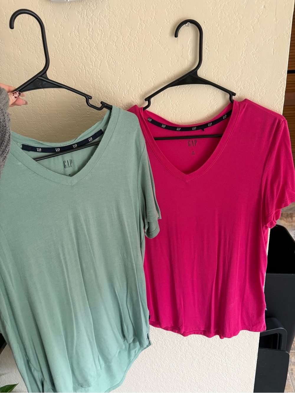 Set of 2 Women's V-Neck Tees - Mint Green & Fuchsia Pink